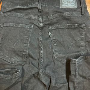 Levi’s black skinny jeans
